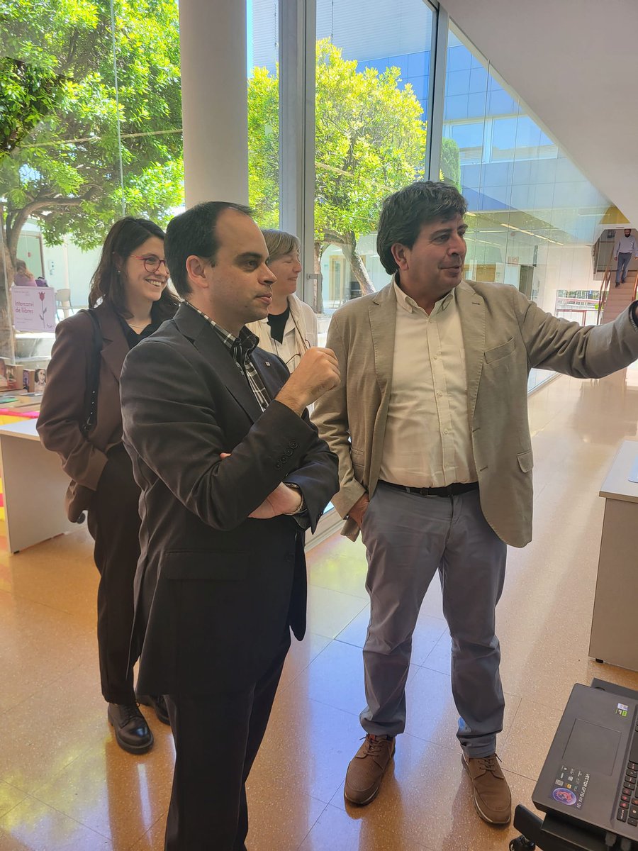 El secretari Albert Tort <a href="/alberttort/">Albert Tort</a> ha assistit aquest matí al Computer Vision Centre <a href="/CVC_UAB/">CVC_UAB</a> on ha visitat les instal·lacions i ha gaudit d'una sèrie de demostracions tecnològiques