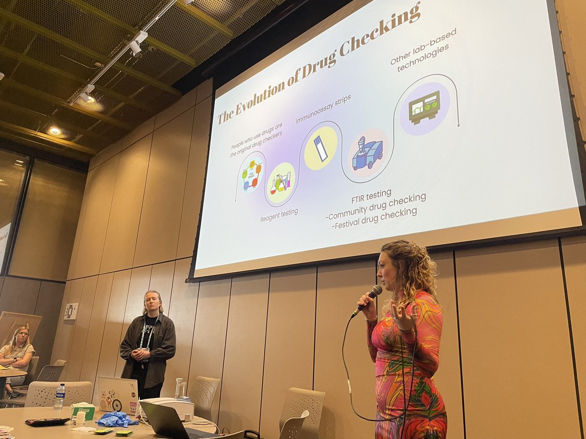 En la conferencia internacional de reducción de daños celebrada en Bogotá se reúnen especialistas en el área del análisis de sustancias como uno de los temas con mayor presencia en el evento. #HR25 #hr25 #harmreduction #drugcheck #Bogota #Colombia