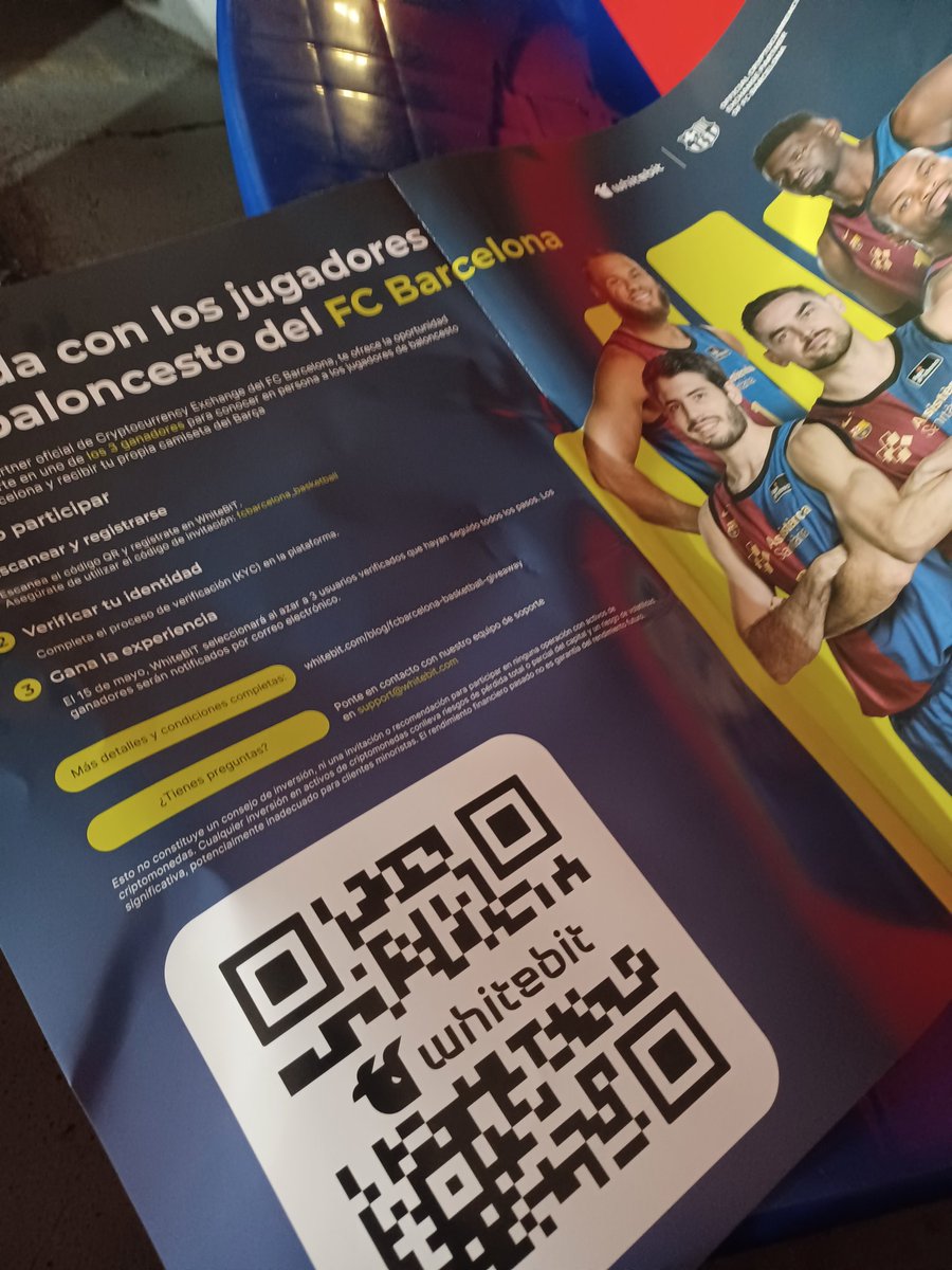 LoTraster's tweet photo. Cartolines mosaic Palau Blaugrana.

@FCBarcelona_cat Fem el mosaic i cantem l'himne en castellà?

Gràcies per col·laborar a promoure la nostra llengua. https://t.co/FfJXEoHmzW
