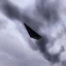 Arnfden0's tweet photo. #ufotwitter #Immaculateconstellation #werenotalone 

Reminds me of the alleged leak on reddit a year or two ago. Claiming to show photos of a massive Diamond ♦️/ “Triangular” craft taken from a drone. https://t.co/PROwjPDt7f