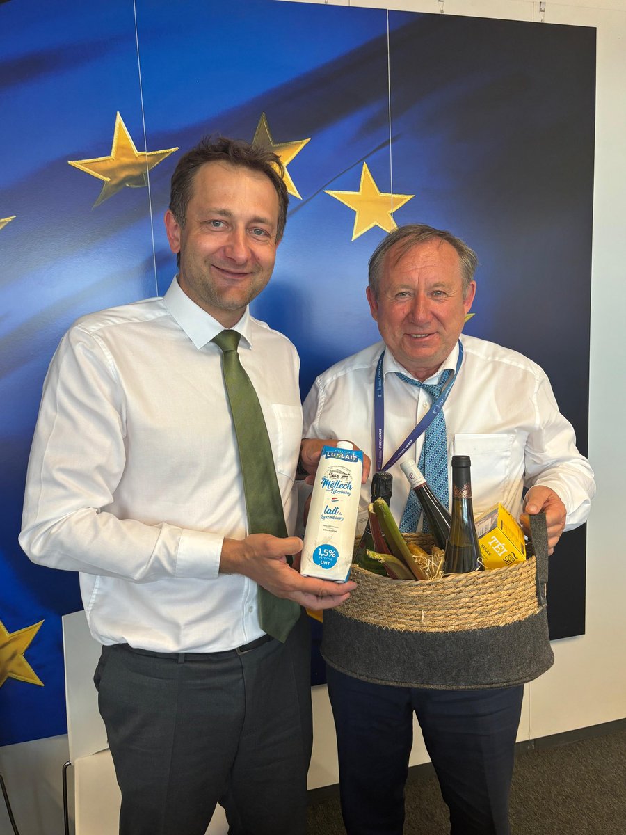👋 After 25 years at DG AGRI, including 5 as Director-General, we bid farewell to Wolfgang Burtscher 

His leadership and dedication left a lasting impact. Grateful for his support in helping us achieve our agricultural ambitions 🌾