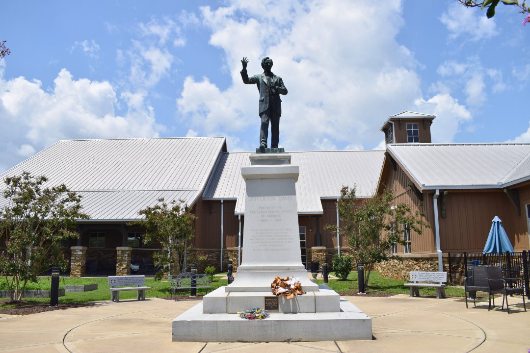 experiencemaury's tweet image. Discover stories of the past, engaging exhibits, and beautiful grounds all at the Historic Elm Springs &amp;amp; Museum!🏛️✨ Plan your visit today!

📍2357 Park Plus Dr, Columbia, TN

#History #HistoricElmSprings #HistoryBuff #Museum #ExperienceMaury