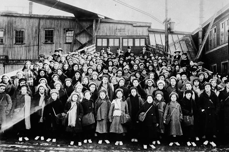In honour of #JourneyToFreedomDay, our newsletter features the latest episode of History Bits, titled 'Voyage to Freedom' about a Vietnamese father and daughter's journey to Canada. Also, check out 'The Roma in Peterborough' and more. Read it here ➡️ ow.ly/k7rQ50VKBT1