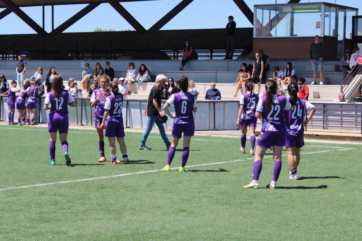 ÚLTIMO DUELO FUERA DE CASA⚔️

 Ya puedes ver algunas de las imágenes que nos dejó el #VillaviciosaDéporFEM ⚽️

El #DéporGuadaFEM ya se prepara para cerrar la liga con buenas sensaciones, y con una victoria en Fuente de la Niña 💪💜

#AúpaDépor⚪️🟣
