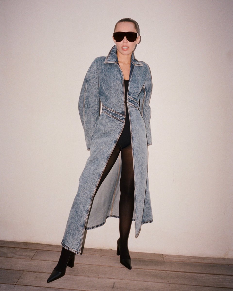 MileyCyrus's tweet image. “She speaks the perfect French.” 
One month until Something Beautiful the album.
Pre- Save available now.