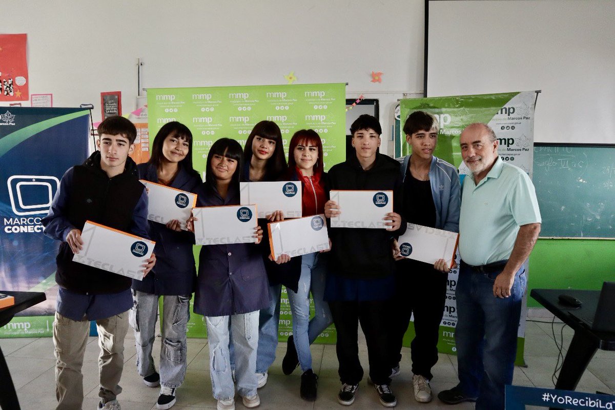 Primera entrega de tablets del programa “Marcos Paz Conectada”.

👉 marcospaz.gov.ar/noticias/item/…
