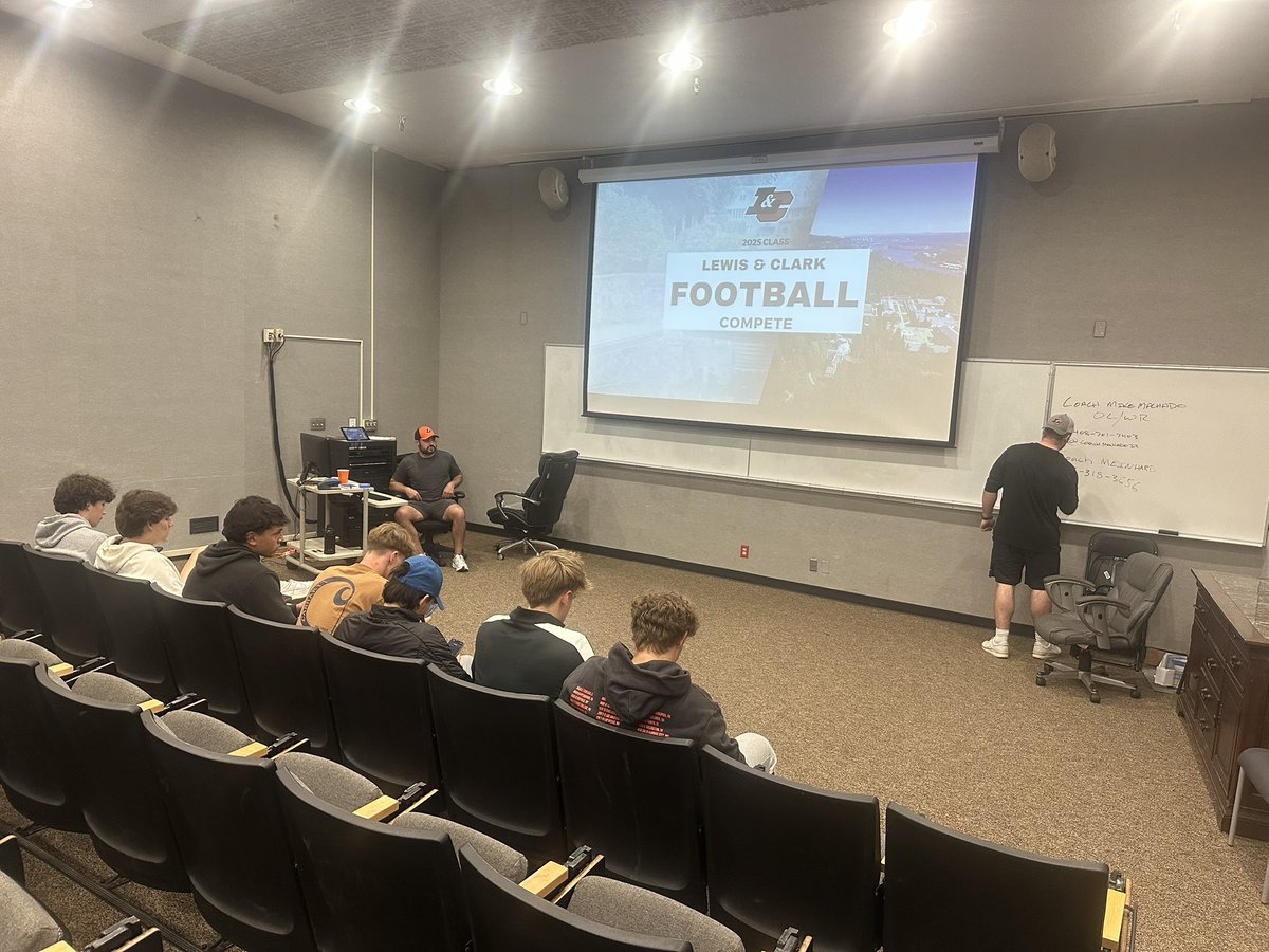 Gametime Recruiting & Consulting (@gametimerc) on Twitter photo ๐ <a href="/GametimeRC/">Gametime Recruiting & Consulting</a> Oregon College Tour ๐
Our 9th and last stop was <a href="/lewisclarkfb/">Lewis & Clark Football</a>!!! <a href="/coachbelliott/">Brett Elliott</a>, <a href="/CoachMachadojr/">Michael Machado</a> and staff did a wonderful job!!! Their energy was great. Their campus is beautiful!!! The young men really enjoyed it a lot. Thank you coaches for your ๐ <a href="/GametimeRC/">Gametime Recruiting & Consulting</a> Oregon College Tour ๐
Our 9th and last stop was <a href="/lewisclarkfb/">Lewis & Clark Football</a>!!! <a href="/coachbelliott/">Brett Elliott</a>, <a href="/CoachMachadojr/">Michael Machado</a> and staff did a wonderful job!!! Their energy was great. Their campus is beautiful!!! The young men really enjoyed it a lot. Thank you coaches for your