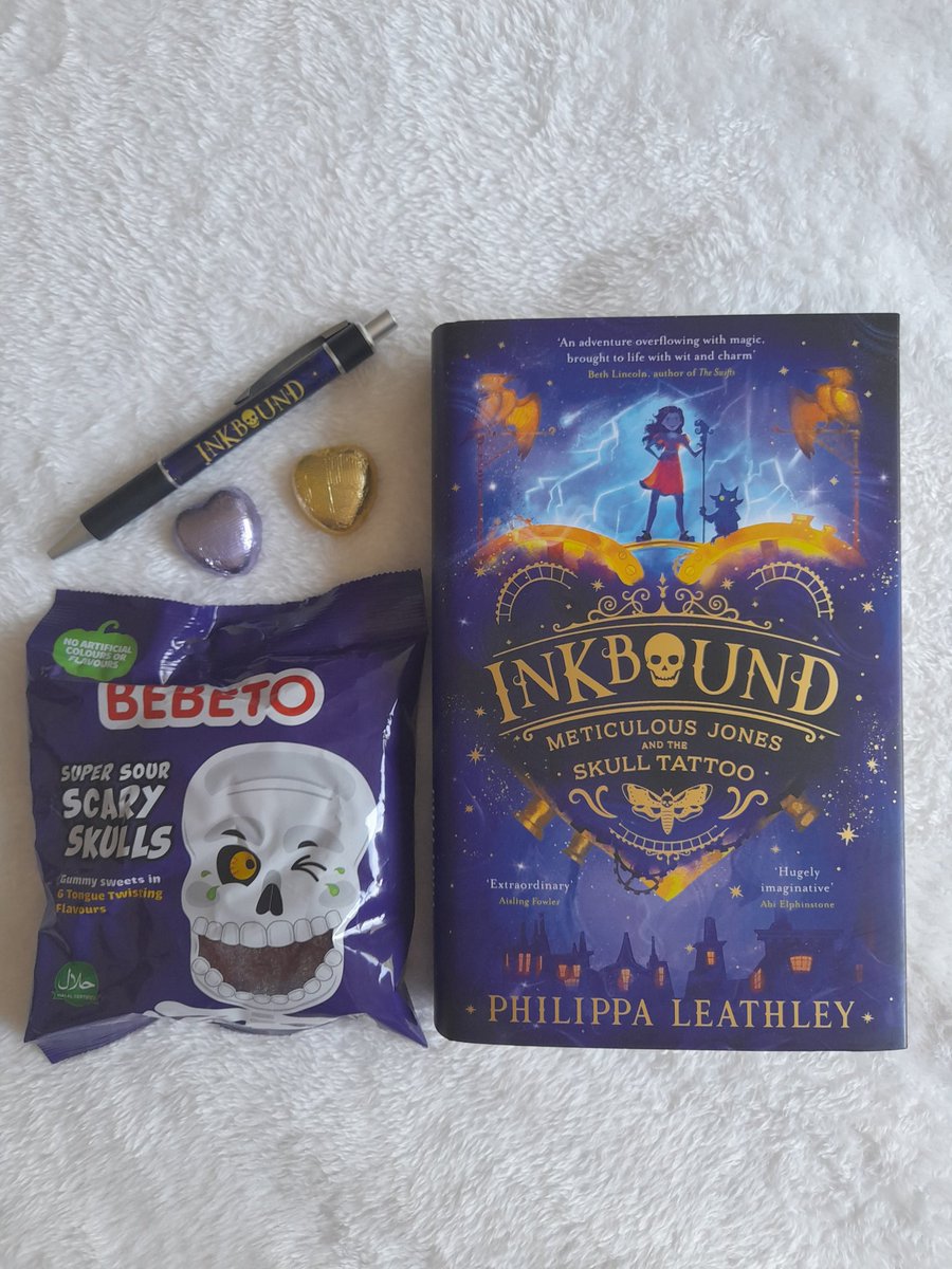 I'm doing a GIVEAWAY on Instagram to celebrate Inkbound's three month anniversary! Win a signed copy, some jelly skulls, chocolate hearts and an Inkbound pen! Head over there to enter 💜✨️