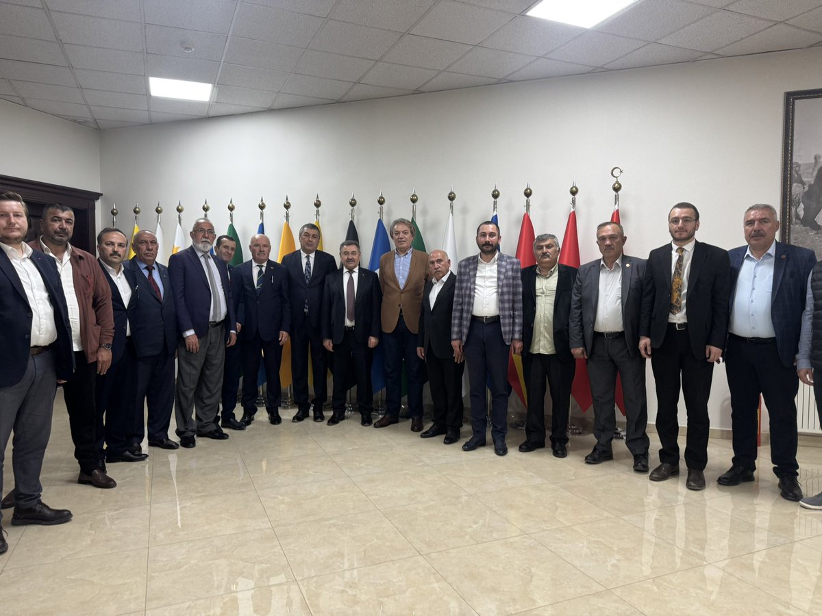 DOST MECLİSİ PLATFORMU (@dostmeclisi9) on Twitter photo Dost Meclisi Platform üyemiz ve Gölbaşı Belediyesi Başkanımız Sn. Yakup Odabaşı’nı makamında ziyaret ederek plaketimizi takdim ettik ve görevinde başarılar diledik.
Göstermiş olduğu ilgi ve misafirperverliğinden dolayı başkanımıza teşekkür ediyoruz.
<a href="/Yakup_ODABASI/">Yakup ODABAŞI</a> Dost Meclisi Platform üyemiz ve Gölbaşı Belediyesi Başkanımız Sn. Yakup Odabaşı’nı makamında ziyaret ederek plaketimizi takdim ettik ve görevinde başarılar diledik.
Göstermiş olduğu ilgi ve misafirperverliğinden dolayı başkanımıza teşekkür ediyoruz.
<a href="/Yakup_ODABASI/">Yakup ODABAŞI</a>