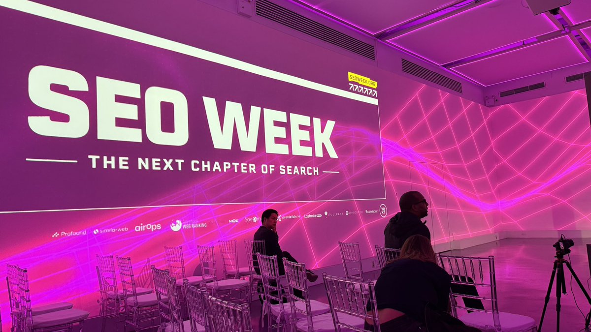 Learned magenta is hard to photograph at #seoweek