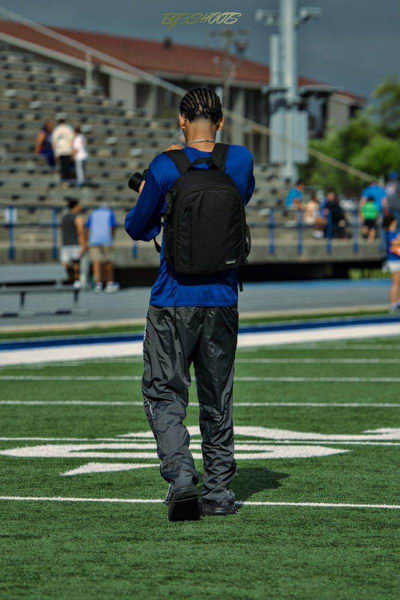 My name is Kesean I am an junior at temple highschool and my goal is to pursue an career in college doing photography for sports 📸