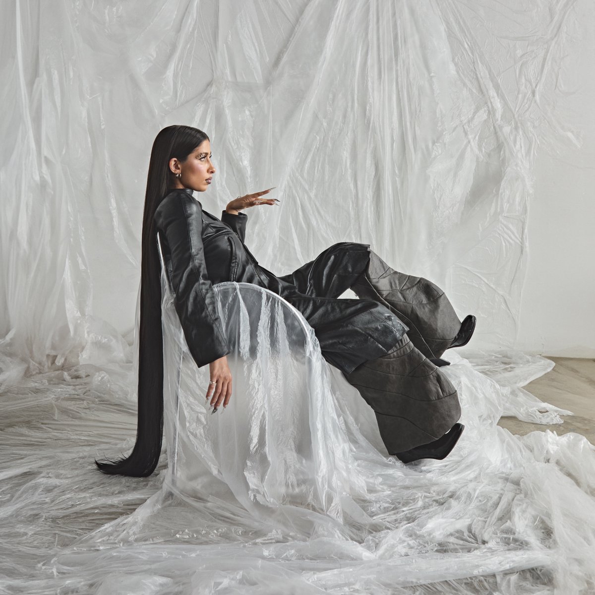 dh20052
Surusinghe - i can't remember the name of this, but that's ok

EP release 20th June
surusinghe.ffm.to/icantremember