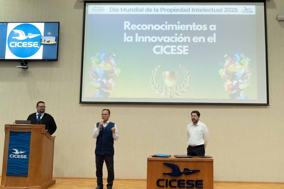 todoscicese's tweet photo. Celebramos el Día Mundial de la Propiedad Intelectual con un taller, una conferencia magistral y la entrega de reconocimientos a inventoras e inventores del #CICESE que obtuvieron patentes en 2024.💡📄
Seguimos promoviendo la innovación y la protección de las ideas. 🙌 https://t.co/Uon6ba5ZeJ