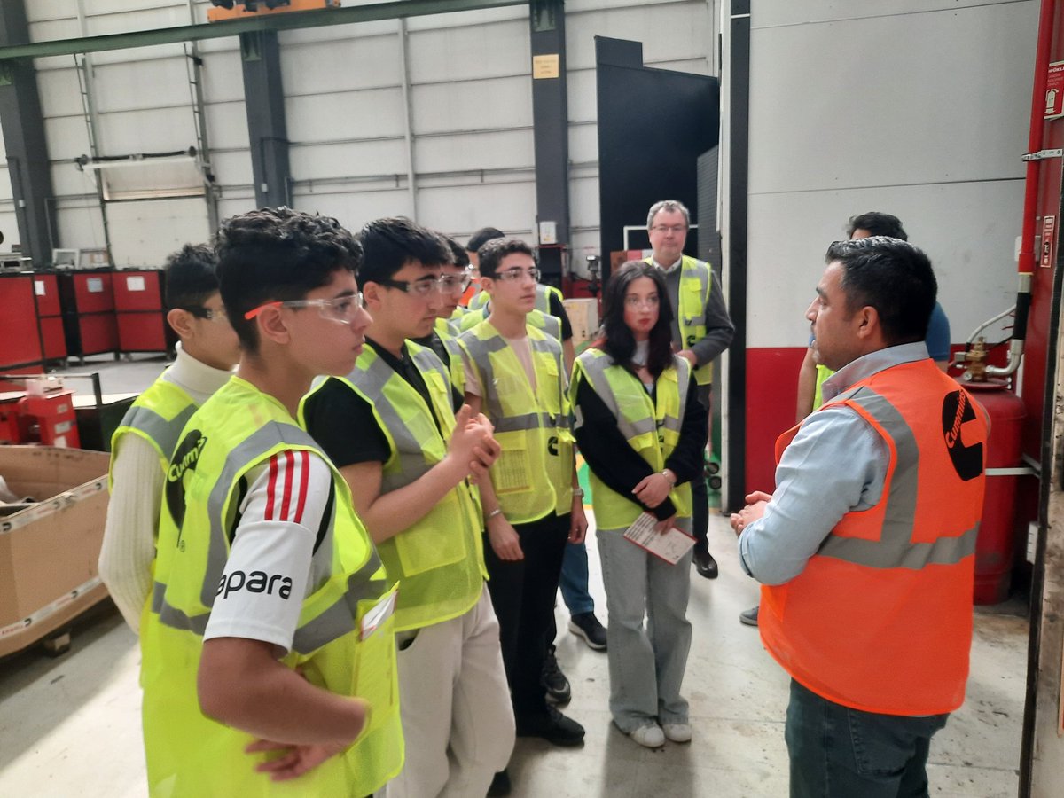 samandiramtal's tweet photo. ✨️Geliştirdiği teknolojiler ile dünya lideri olan Cummins Türkiye firmasını Motorlu Araçlar Teknolojisi Alanı öğrencilerimiz ile ziyaret ettik. 

✨️Öğrencilerimize sağladıkları deneyim için teşekkür ederiz.

@tcmeb @istanbulilmem @istanbul_MTE @memsancaktepe @ugur_sahin https://t.co/GKkZJFcsU4