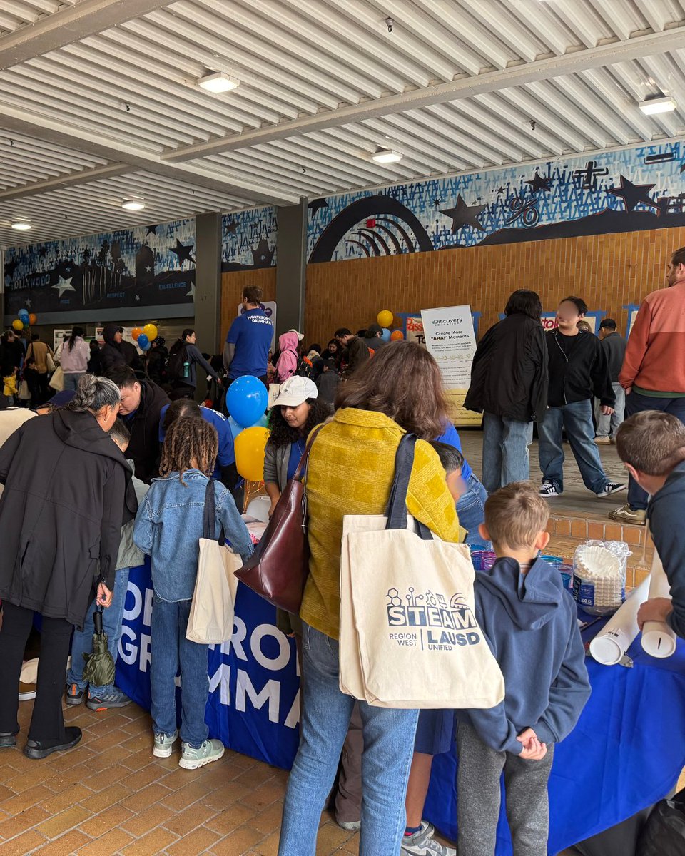 Full STEAM ahead! Study Smart Tutors was proud to join LAUSD Region West’s 2nd Annual STEAM Fest, where over 1,500 students, families, and educators celebrated creativity, innovation, and student success across 80+ schools.
#STEAMFest #LAUSD #StudentSuccess #STEAMEducation #LA