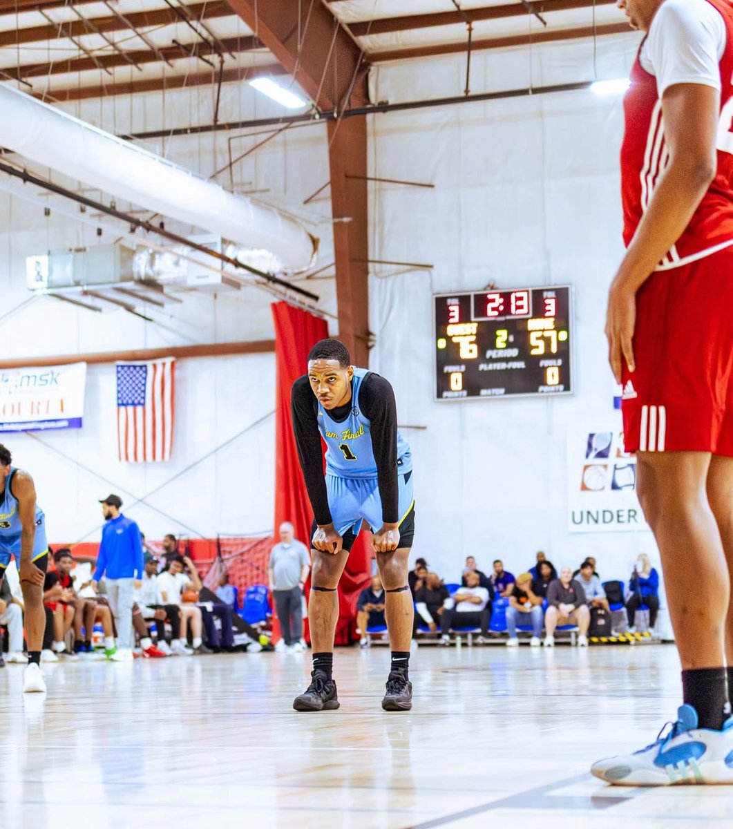 Notre Dame and St. Joe’s were in at Bonner this week for 2027 G Korey Francis, per his coach. 

Been saying it for a while now, Francis will be one of the best guards in the northeast region for the next 2 years. 1st sophomore to be named 1st Team All-PCL at Bonner since 2005.