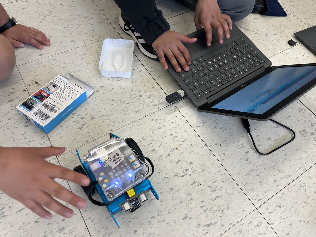 McM_MsT's tweet photo. Discussing form vs function; and talking about force for an upcoming challenge. 🤖 Taking our learning of visual blocks coding; reviewing events and variables to code the #mBot #mBots @LOGICSAcademy @tdsb https://t.co/W8Vz1Bn0fv