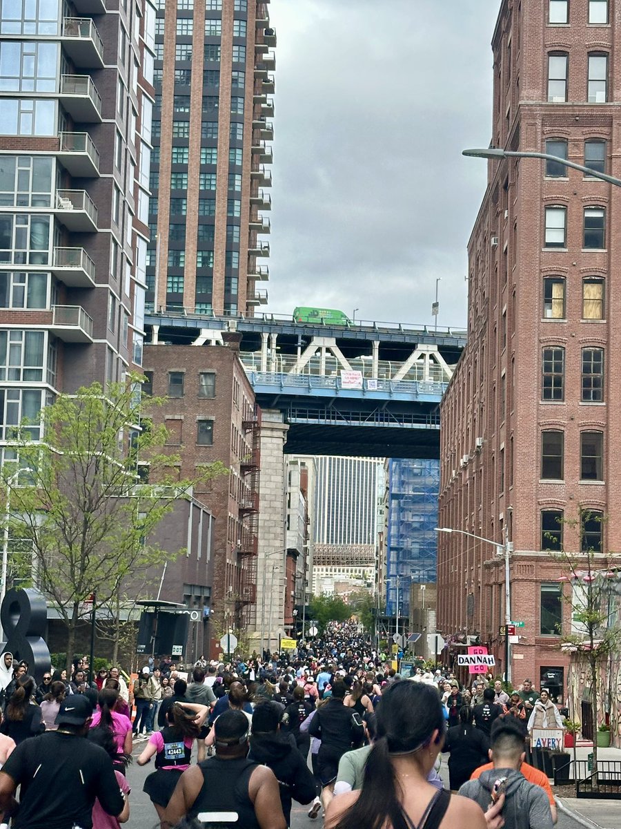 Ran 13.1 miles with the best crew! From hospital rounds to the streets of Brooklyn —proud to share this journey with my amazing colleagues. #Peds
#BrooklynHalf #HalfMarathon #WomenInMedicine #TeamRun #PostCallStrong #NY #Strava #NYCRuns #PedsPower #MedLifeBalance #FinishLineVibes
