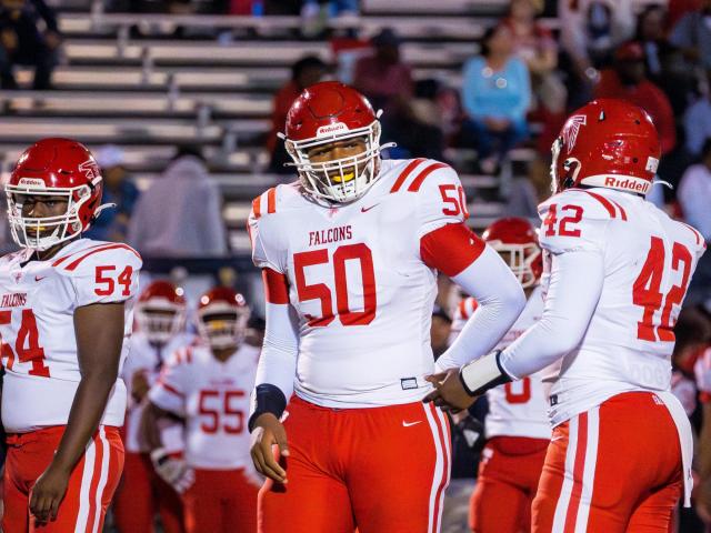 Shots By Scopz (@shotsbyscopz) on Twitter photo Seventy-First C/O 2027 Nose Tackle <a href="/Johnarcher50/">John archer</a> will have a very interesting choice to make next season. The 6' 5" 300 lbs OT now
holds offers from the likes of Georgia, South Carolina, West Virginia, North Carolina State, and Florida State. Seventy-First C/O 2027 Nose Tackle <a href="/Johnarcher50/">John archer</a> will have a very interesting choice to make next season. The 6' 5" 300 lbs OT now
holds offers from the likes of Georgia, South Carolina, West Virginia, North Carolina State, and Florida State.