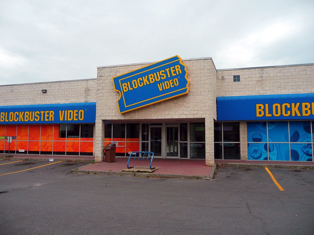 Who misses their local blockbuster?! 🙋‍♀️ Andy is surprised to see this nostalgia! <a href="/RadioSLCC/">Radio SLCC</a> #SLCCLive