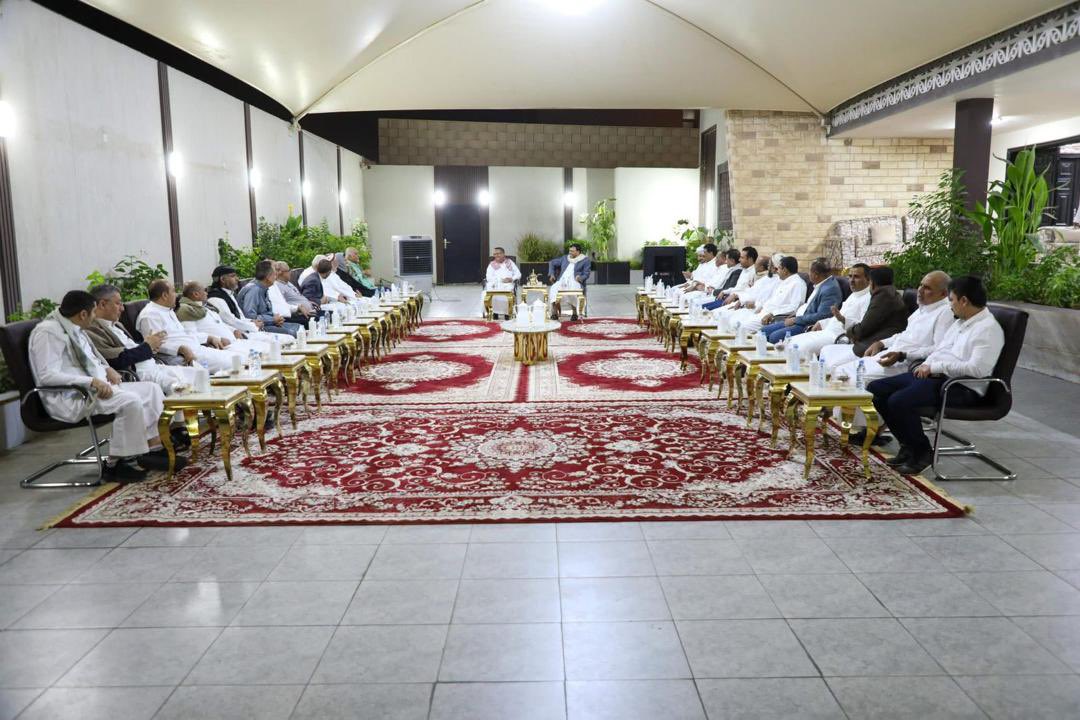 عضو مجلس القيادة الدكتور عبدالله العليمي يلتقي قيادات التكتل الوطني للأحزاب والمكونات السياسية 
الرياض – سبأنت :
التقى عضو مجلس القيادة الرئاسي الدكتور عبدالله العليمي، بقيادات التكتل الوطني للأحزاب والمكونات السياسية برئاسة رئيس مجلس الشورى الدكتور أحمد عبيد بن دغر، وذلك للتشاور