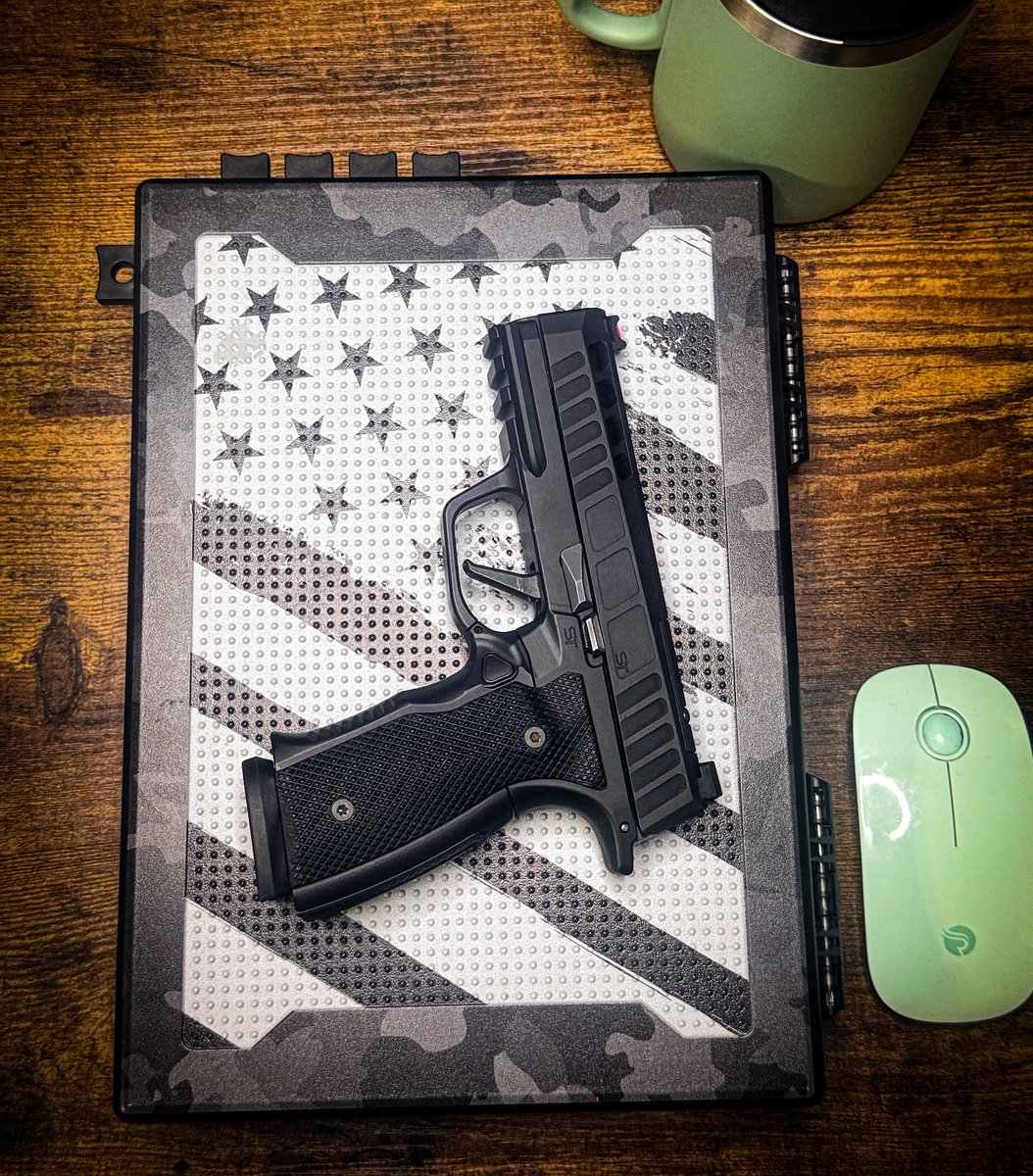 Shalo_tek's tweet image. Carry with confidence:
SHALOTEK FLEX 365XL - SENTINEL | XLR-17 + STOPBOX PRO = the ultimate combo for speed, style, and security.
Own the moment. 🔥
SHALOTEK.COM
#Tactical #STOPBOX #SHALOTEK