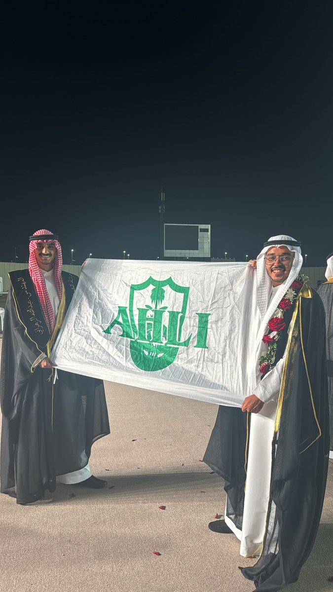 jode_kb's tweet photo. الحمدلله على الختام والله يكتبلنا الخير والتوفيق في الجاي 
ومبروك لأهلينا 💚
#تخرج_جامعة_أم_القرى_73 
#كلية_الحاسبات_جامعة_أم_القرى
#جامعه_ام_القرى https://t.co/Lv3c6lZpo9