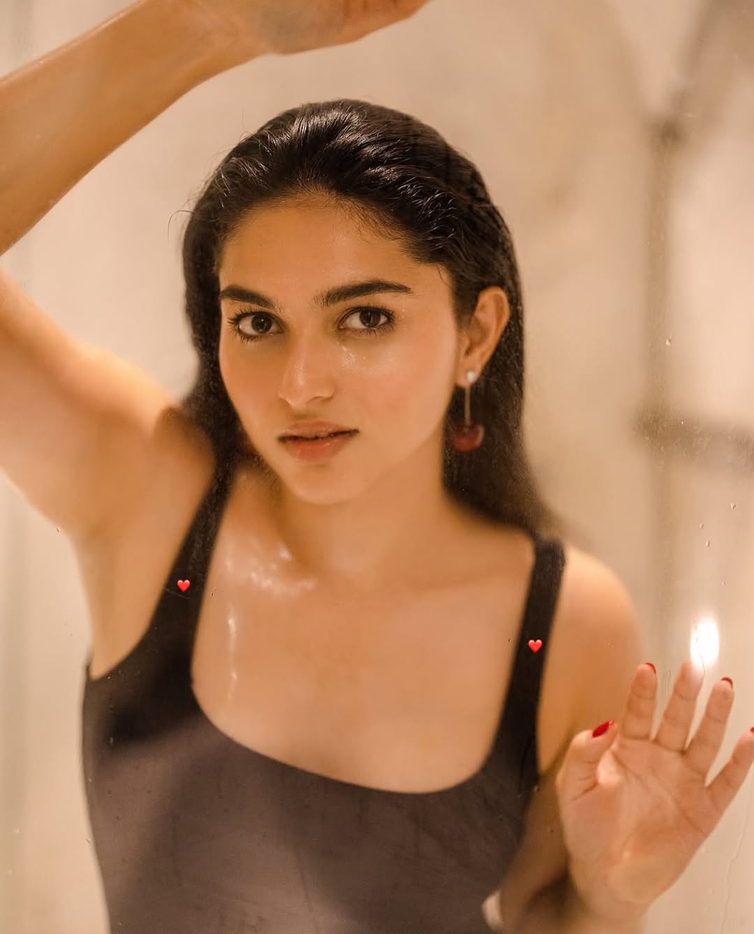 GpzOo4JaYAArv58?format=jpg&name=large