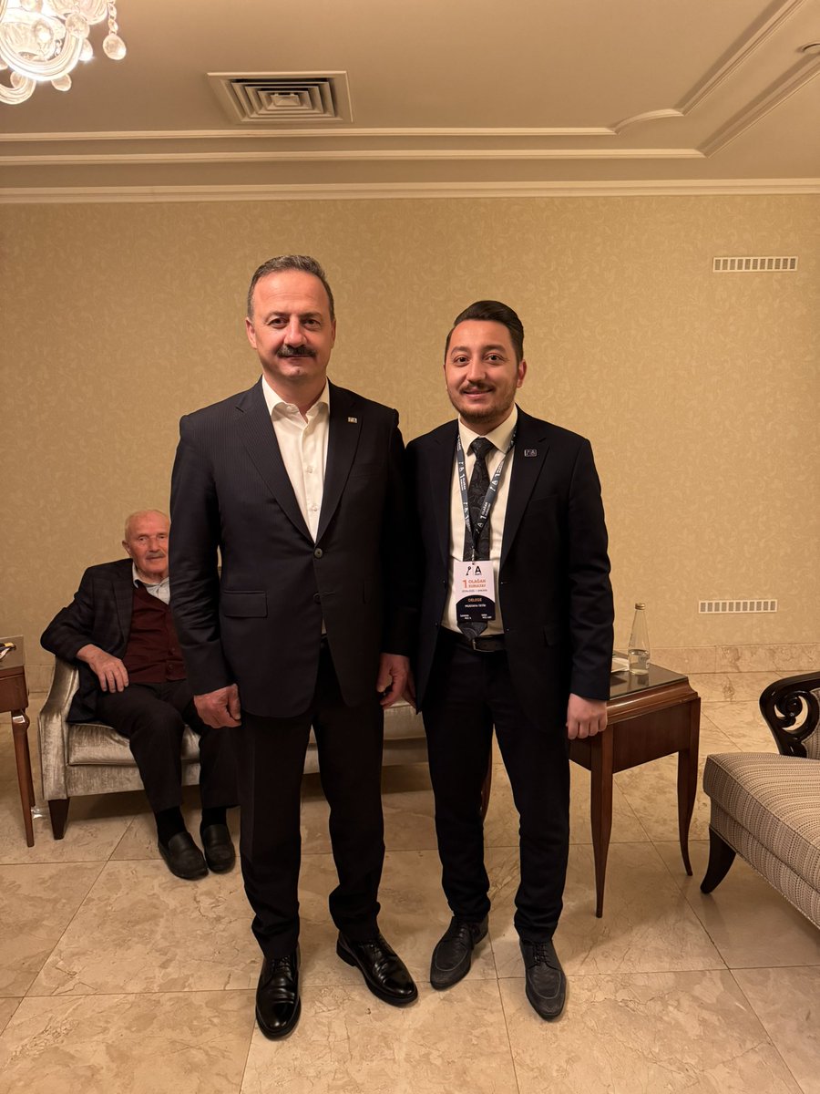 Siyaseti bir geçim kapısı değil, bir vatan görevi bilenlerin yeridir burası. 

#BizimPartiAnahtar