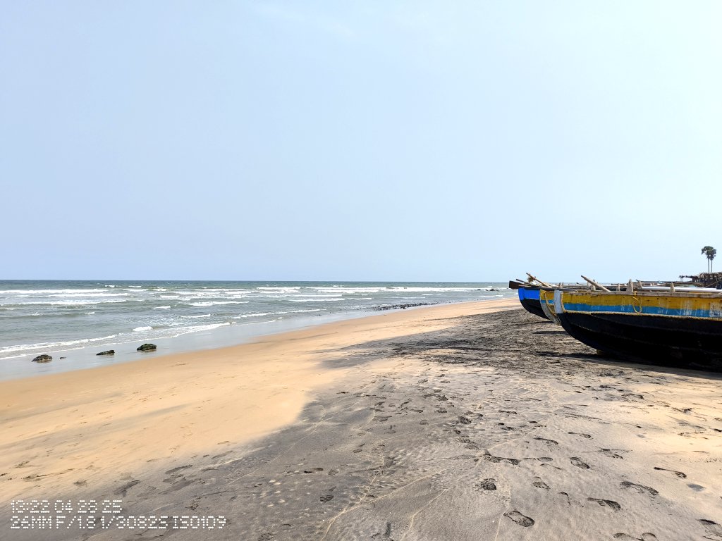 falgun319's tweet photo. All sea shores have their charm, but this beach offered me a rare moment of peace during my recent business tour. Grateful for the calm amidst the hustle. #Vizag #Bhogapuram #AirportProject #Peace https://t.co/ZyYDG60rNh