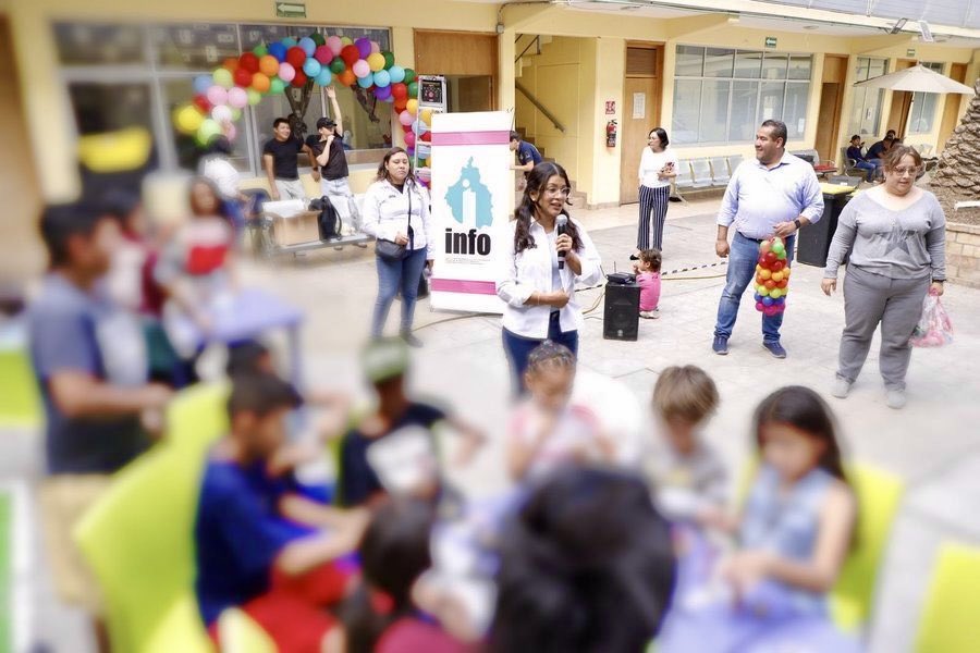 Contenta de compartir con la niñez de la Casa del Migrante, en <a href="/Alc_Iztapalapa/">Alcaldía Iztapalapa</a>, la 2da. Jornada por la Transparencia y la Privacidad de las Infancias.👧🏾🧸 
Leímos "La llave mágica de la información" para enseñarles sobre su derecho a saber y proteger sus datos. #DíaDelNiñoYLaNiña