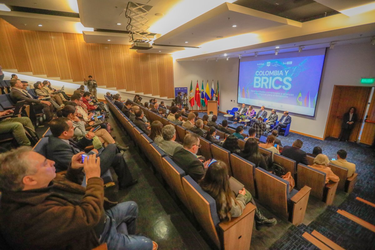 cielo_rusinque's tweet image. Como Ministra de Comercio, Industria y Turismo, y Superintendente de Industria y Comercio, hoy realicé la apertura del Foro “Colombia y BRICS+, oportunidades comerciales y alianzas estratégicas para el desarrollo”. En este evento, hablamos sobre una de las oportunidades más…
