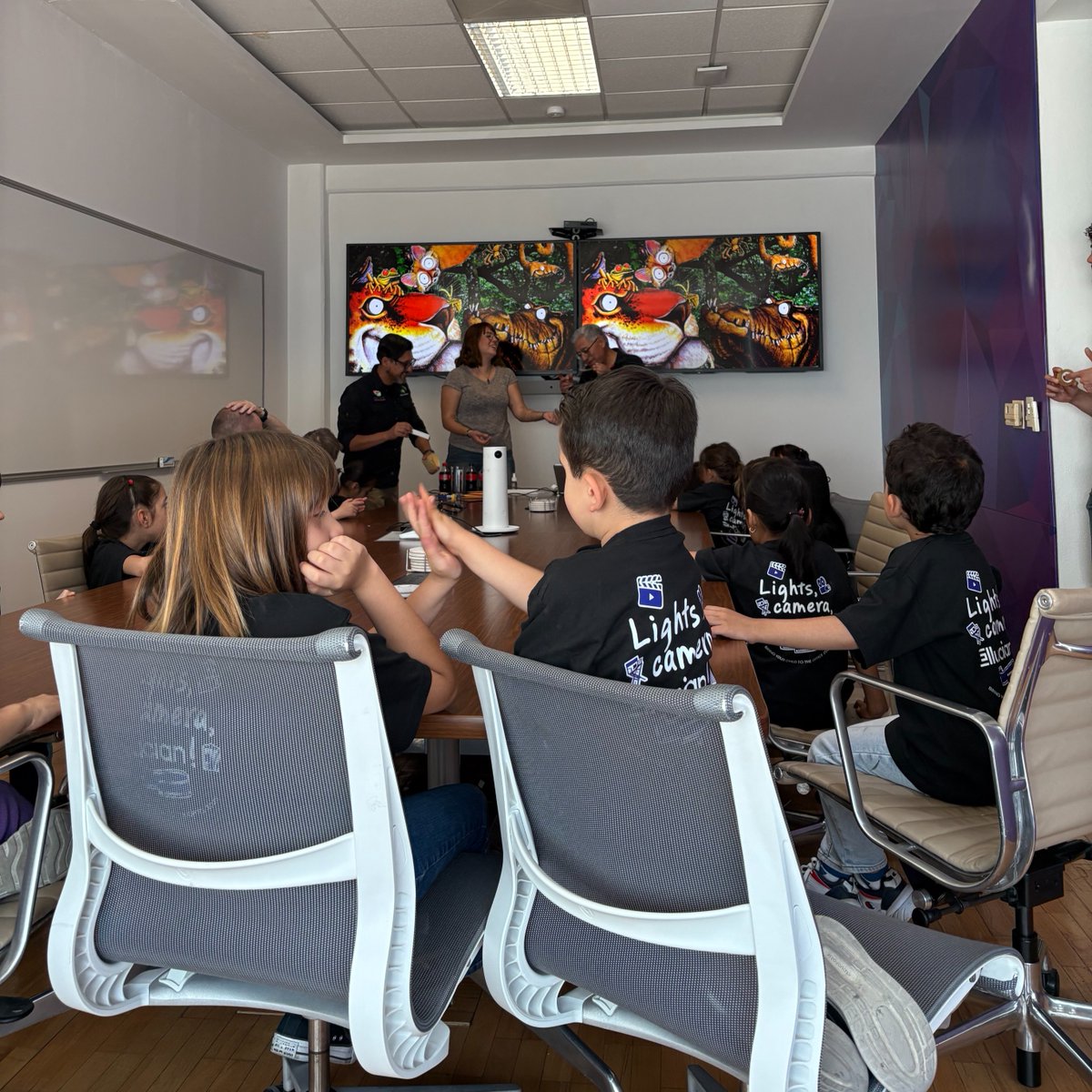 ellucian_LAC's tweet image. Nuestra oficina de Puebla se llenó de sonrisas, y mucha energía con la visita de nuestros pequeños invitados en el #TakeYourKidToWorkDay. 👧👦💻

Fue un día lleno de risas y momentos especiales que nos recordaron la importancia de equilibrar vida y trabajo.
#TYKTWD  #EllucianLife