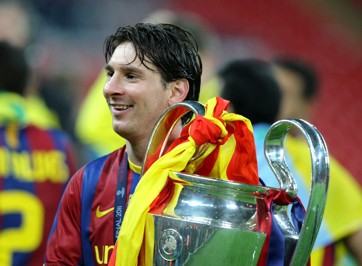 ActuFoot_'s tweet image. Christophe Dugarry 𝗖𝗢𝗠𝗣𝗔𝗥𝗘 𝗢𝗨𝗦𝗠𝗔𝗡𝗘 𝗗𝗘𝗠𝗕𝗘́𝗟𝗘́ 🇫🇷 avec… 𝗟𝗜𝗢𝗡𝗘𝗟 𝗠𝗘𝗦𝗦𝗜 🇦🇷 :

« Par rapport à son déplacement, 𝗗𝗲𝗺𝗯𝗲́𝗹𝗲́ 𝗮 𝗱𝗲𝘀 𝘀𝗶𝗺𝗶𝗹𝗶𝘁𝘂𝗱𝗲𝘀 𝗮𝘃𝗲𝗰 𝗠𝗲𝘀𝘀𝗶 : 𝗶𝗹 𝘀𝗮𝗶𝘁 𝘀𝗲 𝗳𝗮𝗶𝗿𝗲 𝗼𝘂𝗯𝗹𝗶𝗲𝗿 𝗽𝗼𝘂𝗿…