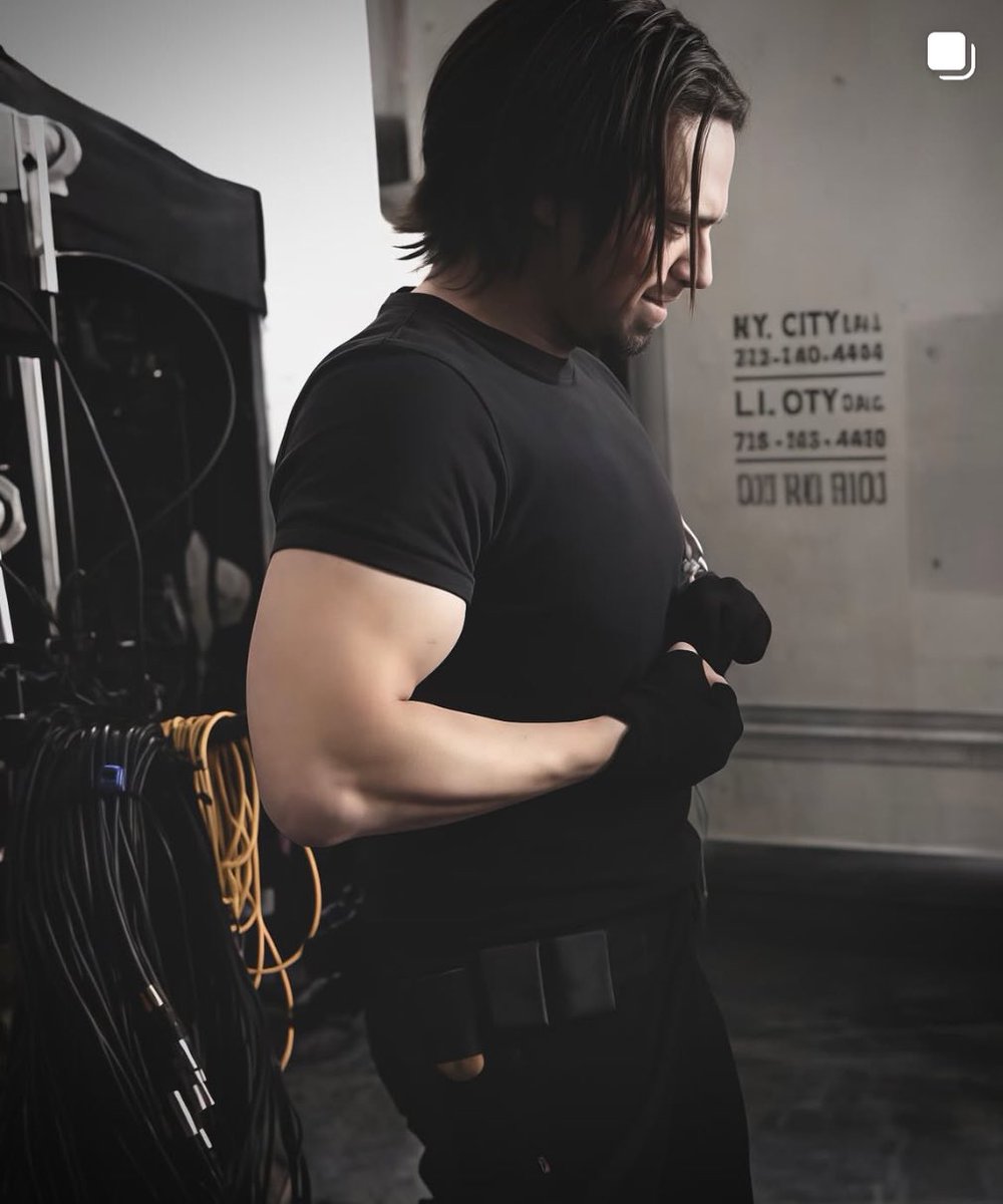 hisvibraniumarm's tweet image. ITS OVULATION WEEK ANS THIS DOESNT HELP ME