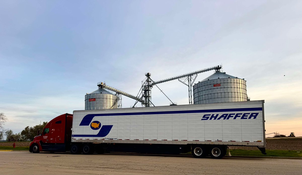 Shaffer at sunrise in Stockton, Illinois. Thanks to Jonathan Wood for sharing the scenic view with us. Have a great, safe day wherever you may be. #trucker #trucking #truckerlife