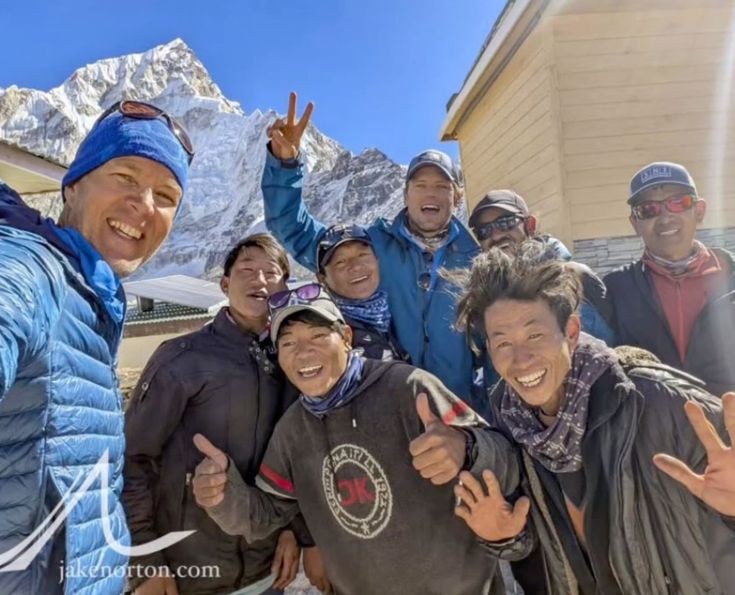 peekaboo_jen's tweet image. "I'd like to be remembered as someone who made a difference and left the world a better place... and was a reasonably good actor."
Sam Heughan.

This quote of Sam's has always resonated with me for a variety of reasons.
I love that despite his obvious passion for acting, it…