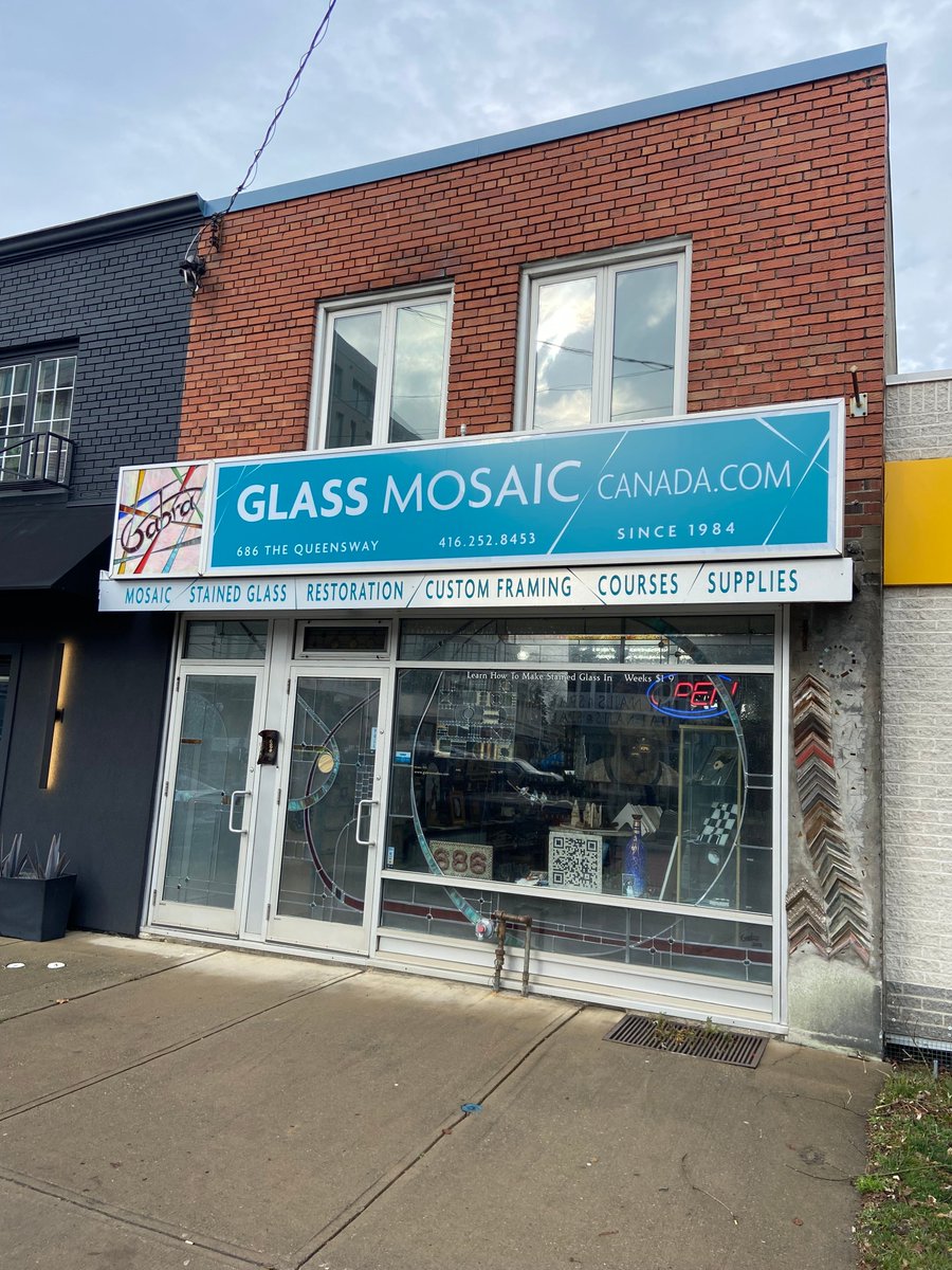 Meet Akram &amp; Fadia Gabra, the heart and hands behind Glass Mosaic Canada! 💎 ✨ 
The DSS helped Akram and Fadia apply for the Canada Digital Adoption Program. The grant enabled them to remodel their website and boost awareness by channeling funds into social media and advertising