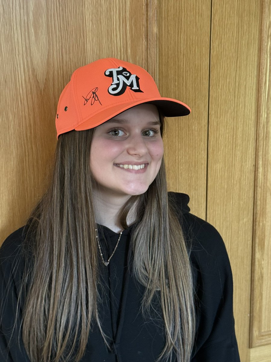 Really enjoyable day at <a href="/dundeeunitedfc/">Dundee United FC</a> golf day. <a href="/louismoult/">Louis Moult</a> an absolute pleasure to share the day with you, solo back to back birdies for you too. Leighton delighted with the call and hat too. <a href="/DecJPridding/">Declan</a> a very well organised day. Thanks for having us.