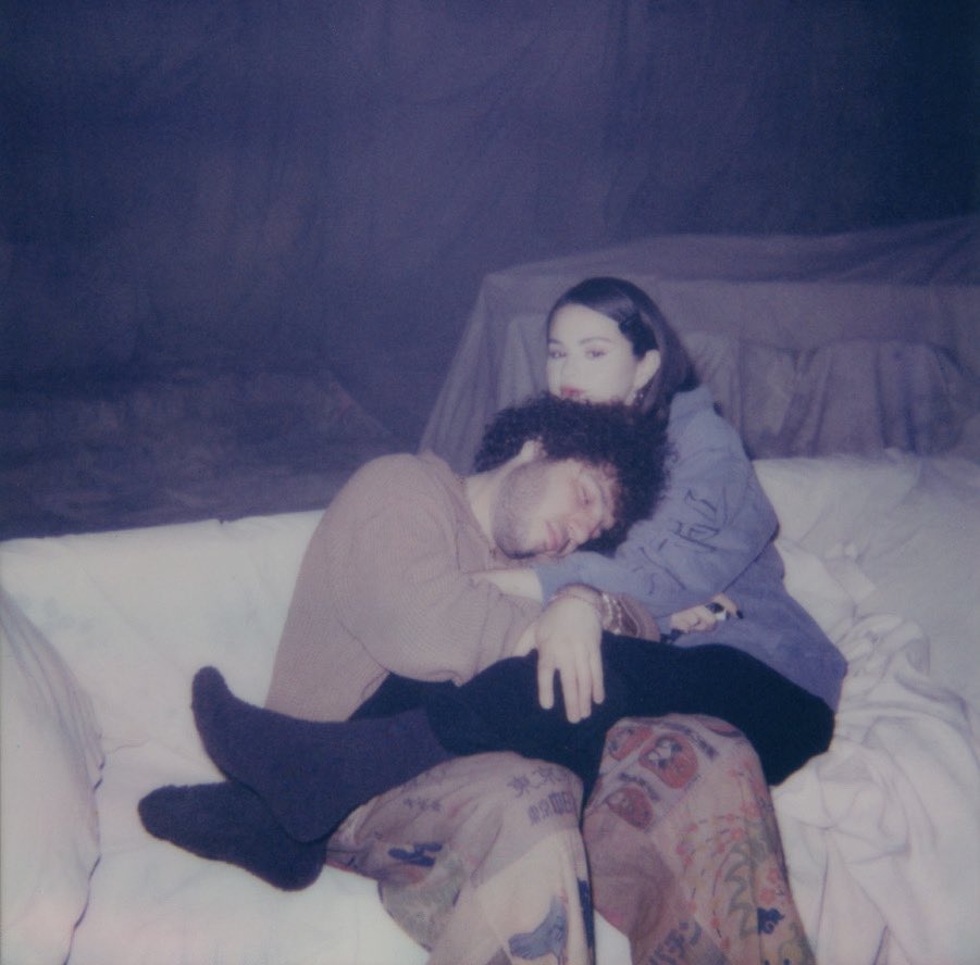 selenagomez's tweet image. The deluxe version of my album with @itsbennyblanco, “I Said I Love You First…And You Said It Back” is out this Friday. Thank you to @GloTheofficial , @CigsAfterSexx, @DjSliinkNJ and of course, benny 🖤
Talk video out tomorrow night at 9pm PT!!
sgxbb.lnk.to/isilyfdeluxe