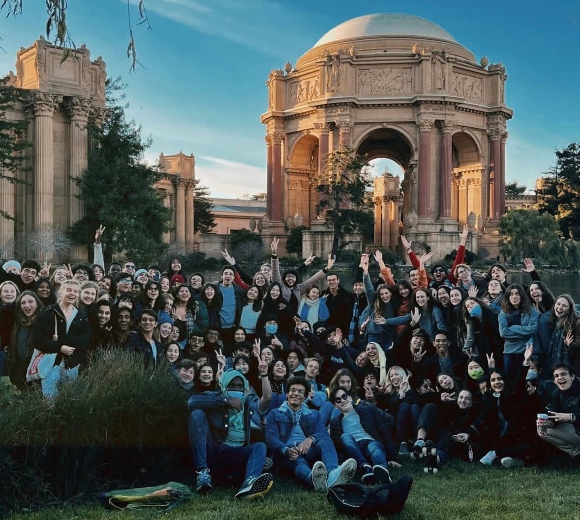 Four years. Four continents. And a lifetime of memories.

Dear Class of 2025, as you get ready to embark on your final month at Minerva, here is an open letter from Nourien.

minerva.edu/blog/dear-clas…

#MinervaUniversity #ClassOf2025