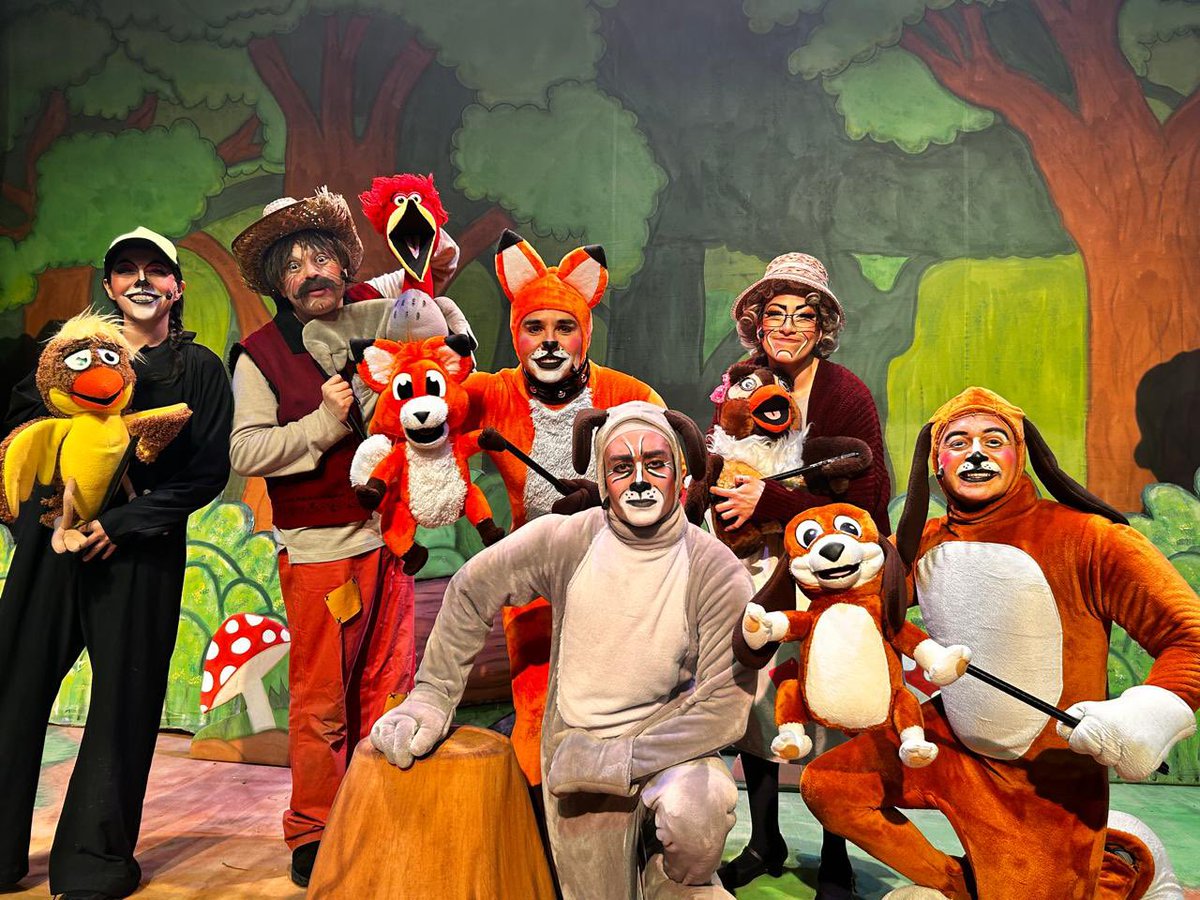 El teatro infantil es una forma de arte escénico diseñada específicamente para los infantes, que busca fomentar su imaginación y creatividad, también beneficia el desarrollo emocional, social y cognitivo de niños y niñas. 
¡Felicidades a las niñas y niños! 👶🏻👧🏻👦🏻🧒🏻🍭🍬⚽️🛼🪁🍿🍫