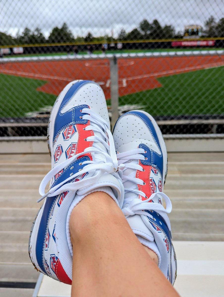 These kicks are making their debut at <a href="/TheMIAA/">The MIAA</a> Softball Championship and ready to get some dirt on them! Thanks to <a href="/GO2_Partners/">GO2 Partners</a> for hooking me up 👏👏👏