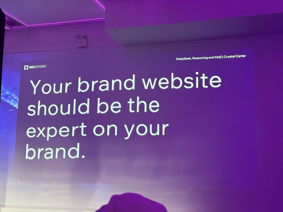 philippetrescu's tweet image. Your brand should be the expert on your brand. @CrystalontheWeb #SEOWeek