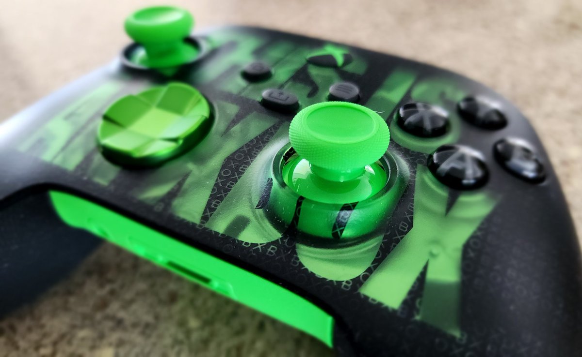 Colteastwood's tweet photo. Thanks to @Xbox for sending me "This is an Xbox" special edition controller to pair with my LG C3 for cloud gaming! #gift #xbox https://t.co/blOvQ3MHXS