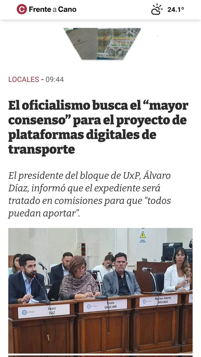 El proyecto de ordenanza destinado a regular las plataformas digitales de transporte, conocido como "ordenanza Uber", fue presentado hace más de un año por el concejal Martín Barrionuevo. Desde entonces, permanece en el Departamento Ejecutivo a la espera de aportes que