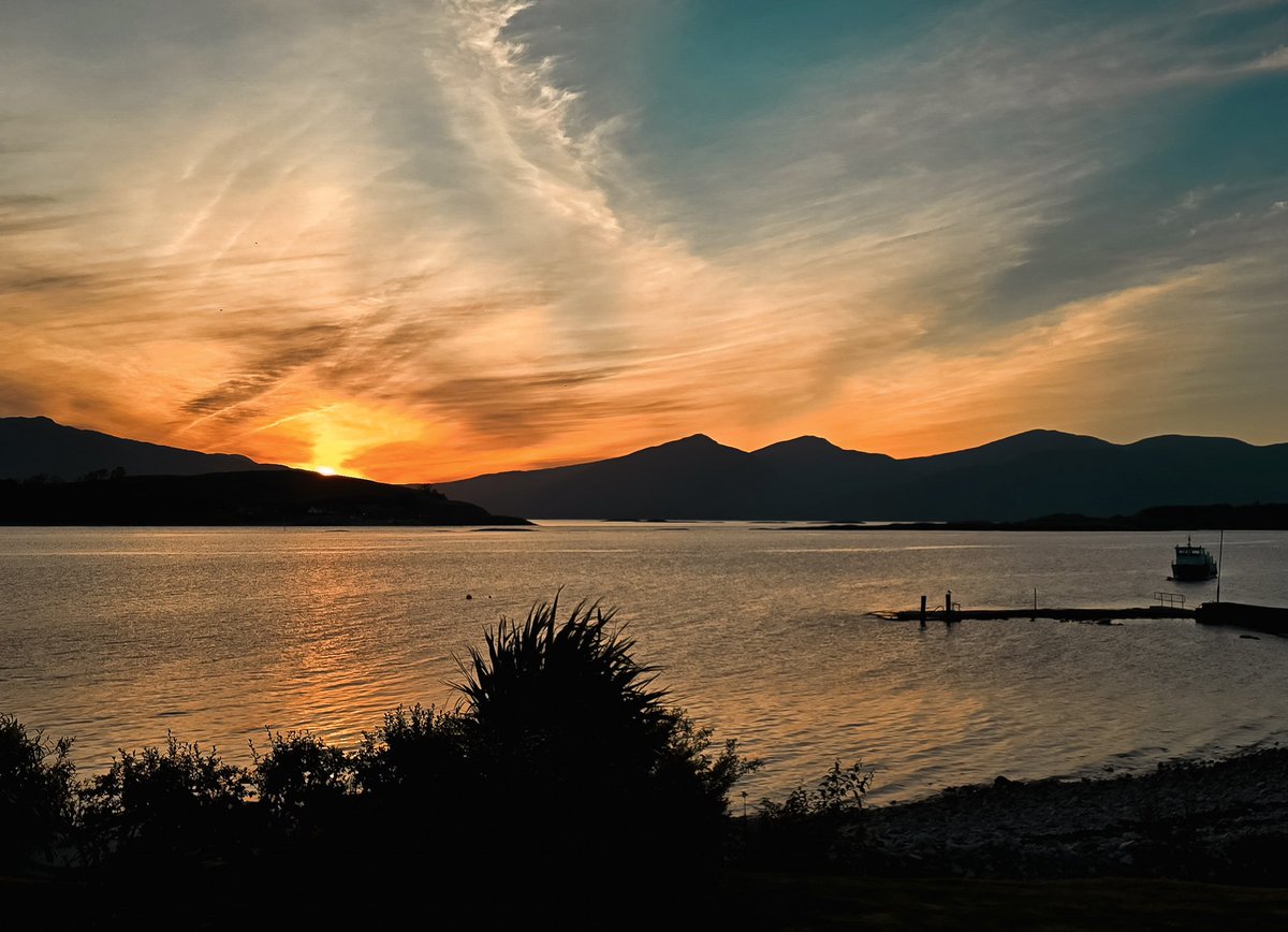 Sunset on the west coast of Scotland 🌅☺️

#argyll #visitscotland #sunset