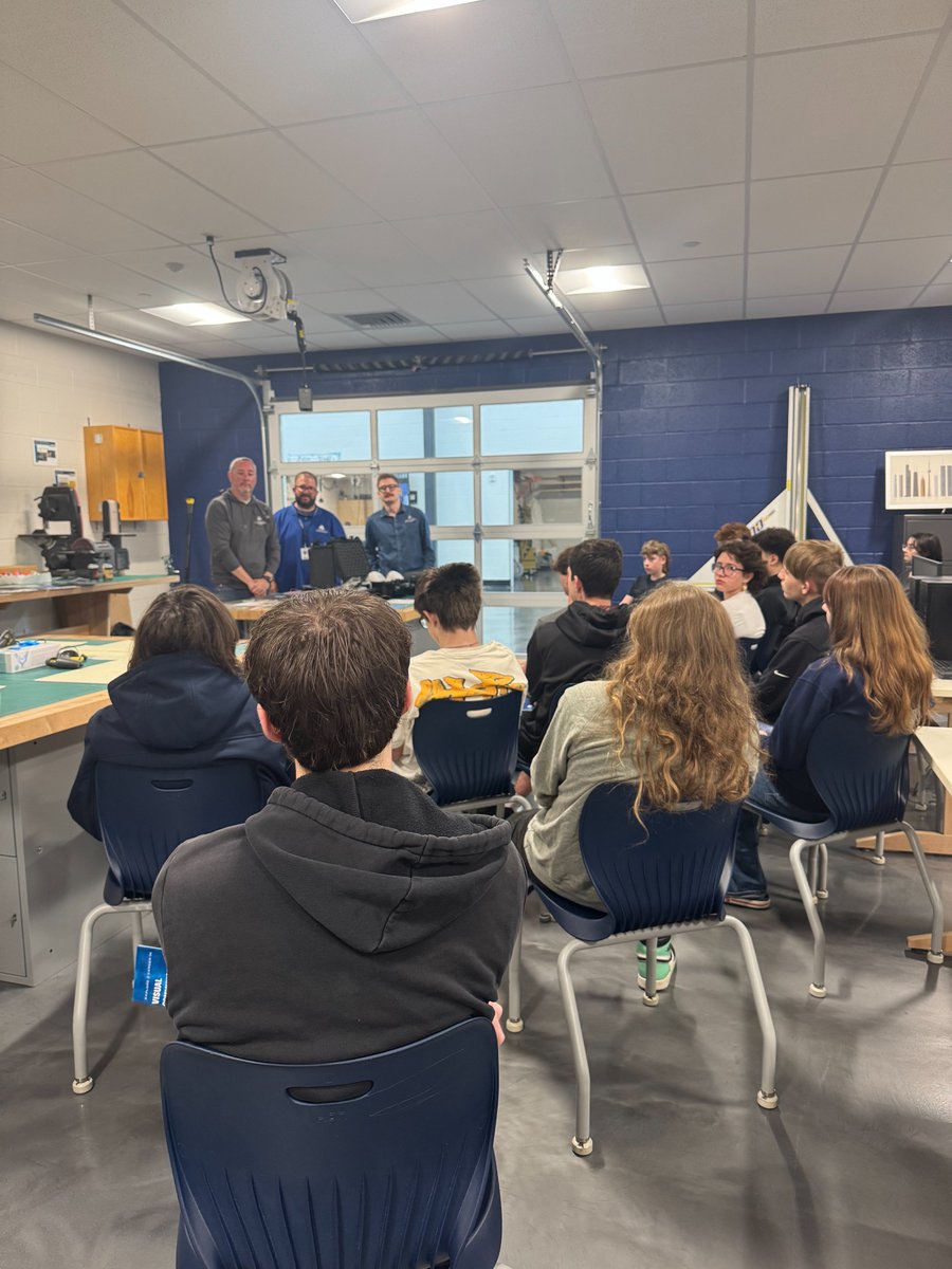 Last week, CTC instructors came to Penn Manor to highlight their Visual Communications, Digital Design/Print Media, &amp; Interactive Media/Web Design programs🎨💻 Explore your creative side and learn more: lancasterctc.edu/academics/high…