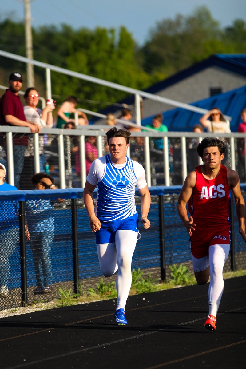 PHOTOS Part 1: 4/22/25 -Scottie Games Track Meet

📸: Jamesanna Soto