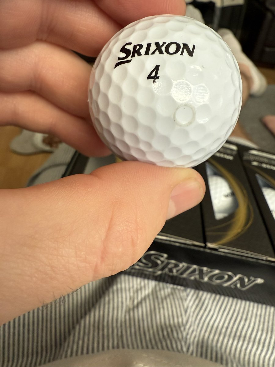 ohnofire's tweet photo. @SrixonGolf what is this? brand new out the box #srixon #badball https://t.co/rvrXI8x1Vx